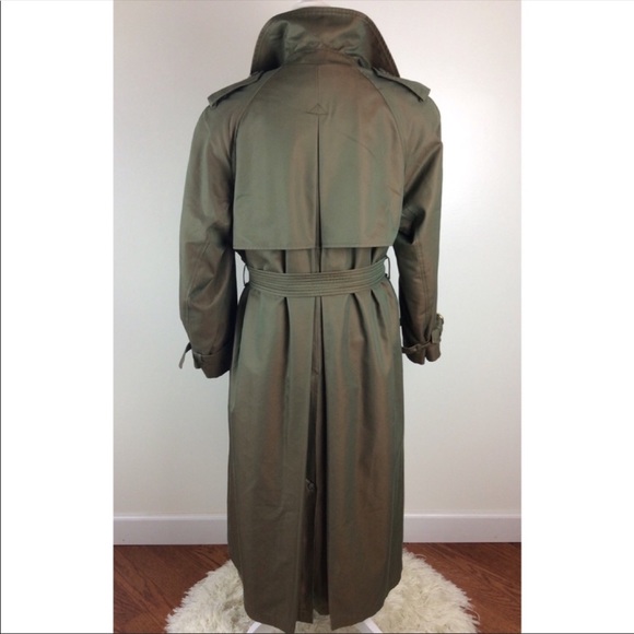 💝SOLD💝Vintage Christian Dior Trench Coat. - Picture 4 of 8